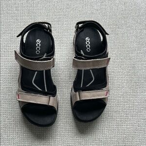 ECCO Women's Black and Tan Sandals. Size 38 (7-7.5)
